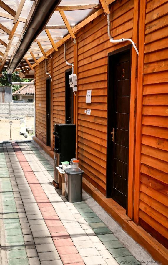 Kuta  Mandalika Queen Hostel מראה חיצוני תמונה